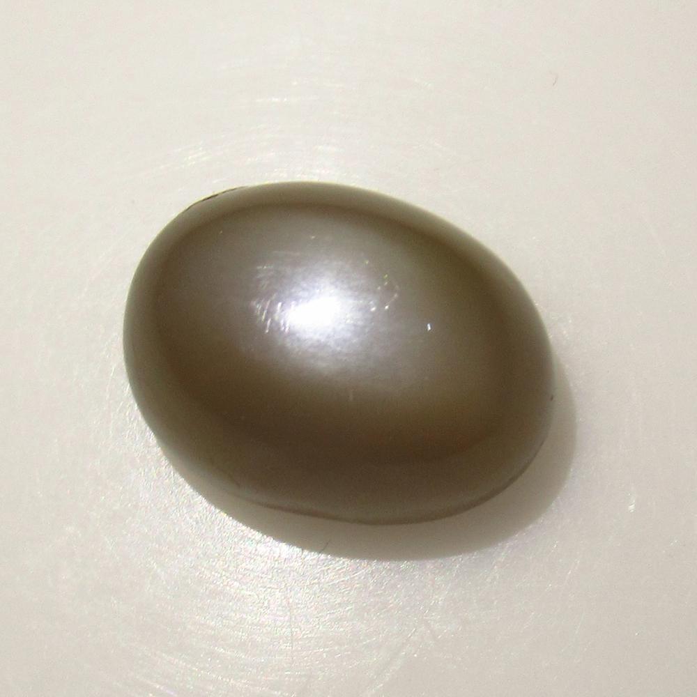 9.70 Ct Natural Moonstone Oval Cab: No Reserve! Title: 9.70 Ct Natural Moonstone Oval Cab Color/Clarity: Transparent Gemstone: Natural Moonstone Carat Weight: 9.70 Size/Dimensions: 14.50 x 10.80 x 8.10 mm Additional Information: Nice Ov