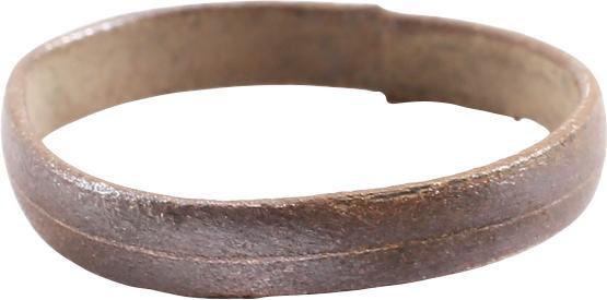 RARE COPPER VIKING RING, 900-1050 AD JEWELRY, S 4: No Reserve! Size 4. 2.7mm width. Slightly rounded face with a fine line raised on the middle. Mottled red/brown patina. Vikings were expert metallurgists. The use of pure copper is rare and suggests a