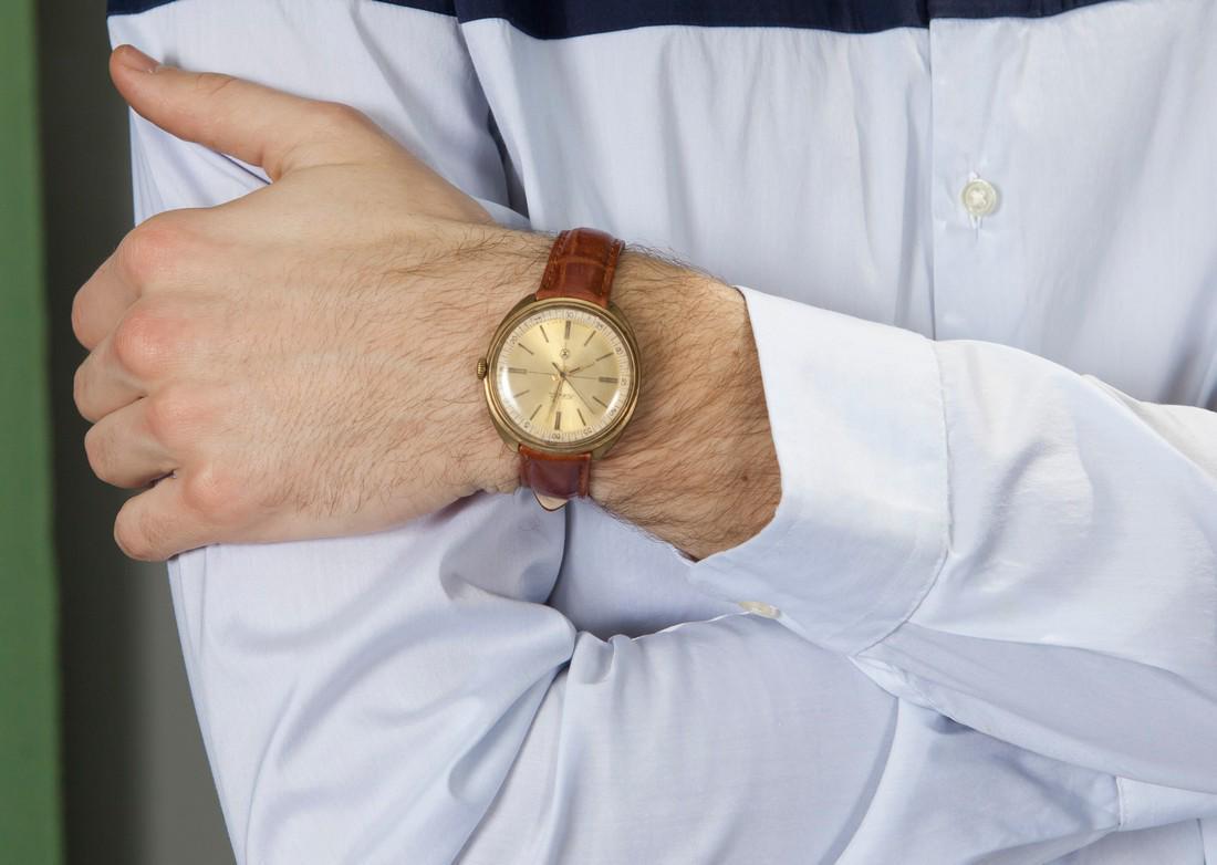 Raketa Vintage Men Wrist Watch / Russian Antique: Title: Raketa Vintage Men Wrist Watch / Russian Antique Watches Additional Information: Materials Band material: Leather Gold, Stainless steel Raketa vintage men wrist watch russian antique unisex whi