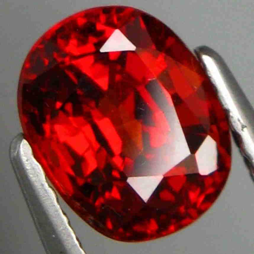 2,17 ct Natural Red Spessartite Garnet 2,17 ct (1 of 2)