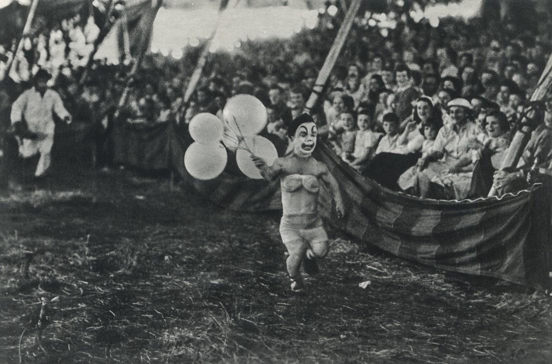 BRUCE DAVIDSON - Palisades, New Jersey, 1958: Artist: DAVIDSON, BRUCE Title: Palisades, New Jersey, 1958 Medium: Sheet Fed Gravure, 1972, France Dimensions: 7x4.6" Artist Bio: Bruce Davidson is an American Photographer who has been a member of th