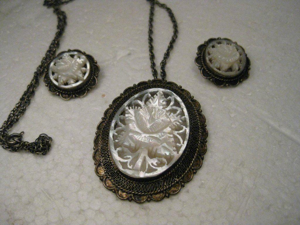 Vintage Jerusalem Silver .900 ornate scalloped frame (1 of 9)