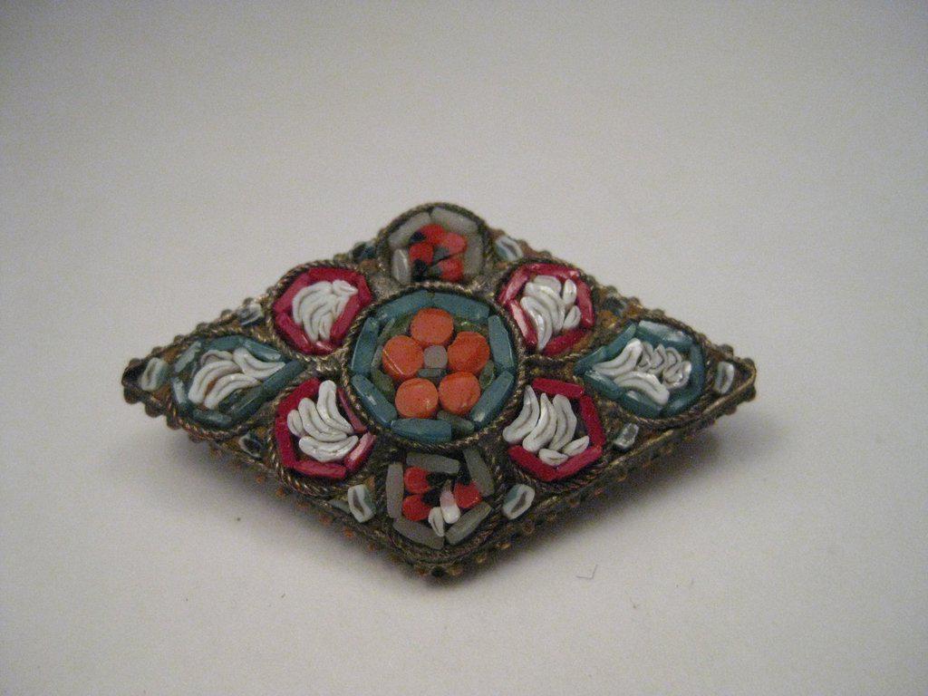 Vintage Micro Mosaic Diamond-shaped brooch with a round (1 of 6)