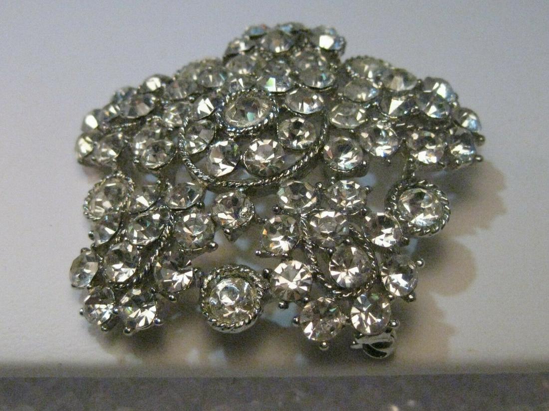 Vintage silver tone floral/snowflake rhinestone brooch. (1 of 7)