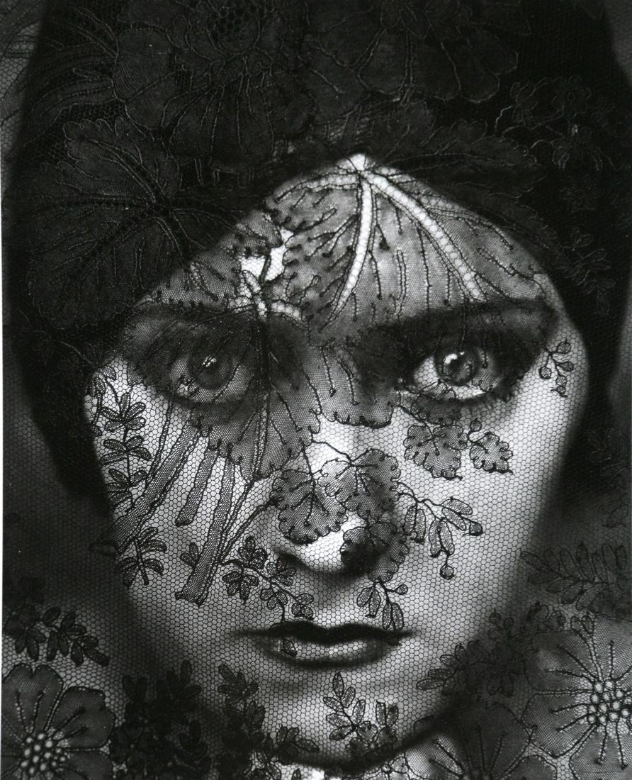 Edward Steichen - Gloria Swanson, 1924 (1 of 1)