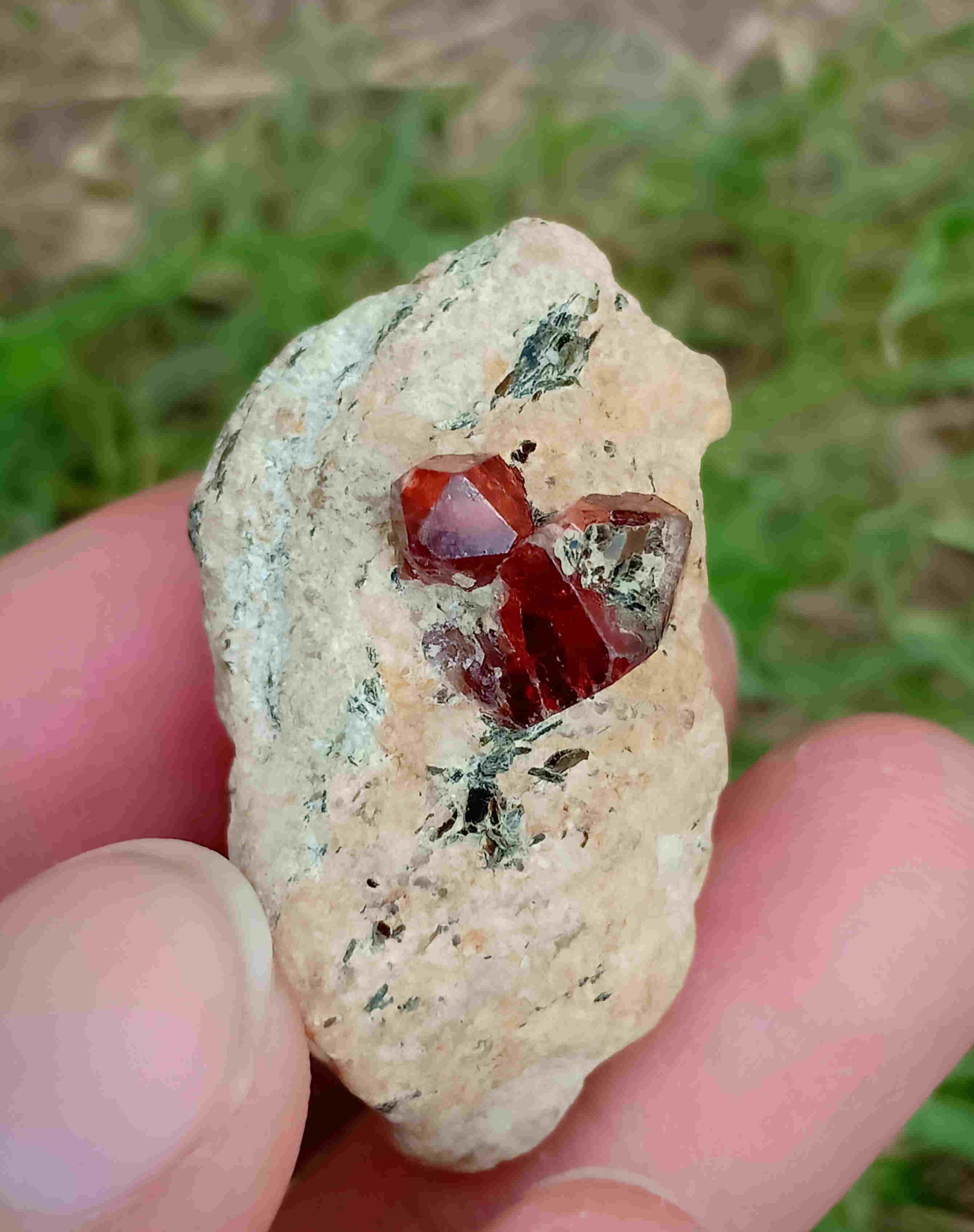 19 Gram Very Intersting Natural Zircon Specimen: Title: 19 Gram Very Intersting Natural Zircon Specimen Treatment: Natural Gemstones: Zircon Weight: 19 Gram Size/Dimensions: 35x20x20 mm Origin: Pakistan Reserve: $10.00 Shipping: Domestic: Flat-ra