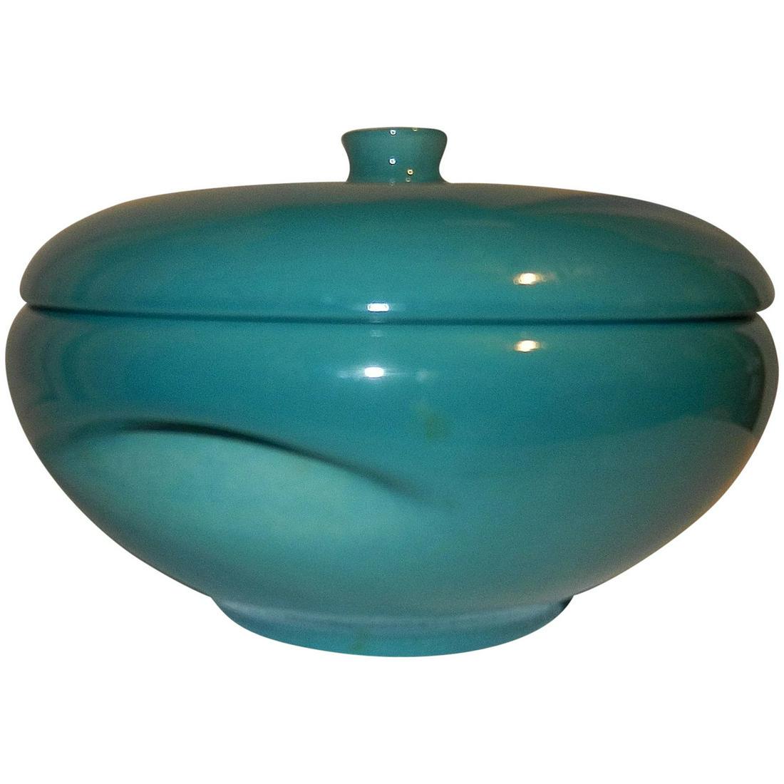 Vintage 2 Qt. Iroquois Casual Turquoise/Aqua Covered: This Vintage 2 Qt. Casual Turquoise/Aqua Covered Casserole with Knob Lid is one of the hardest to find colors in the Russel Wright Iroquois line. There is much fewer items available in this color than