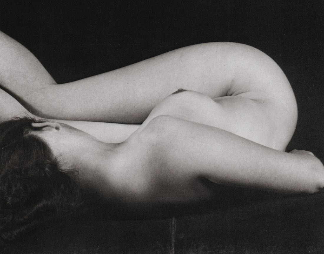 EDWARD WESTON- Nude,1934: Artist: EDWARD WESTON Print Title: Nude,1934 Medium: Photoengraving Printed in Hong Kong in the 1990’s Image Size approx: 5 x 6.5” Edward Weston 1886-1958) was a 20th-century American photographer