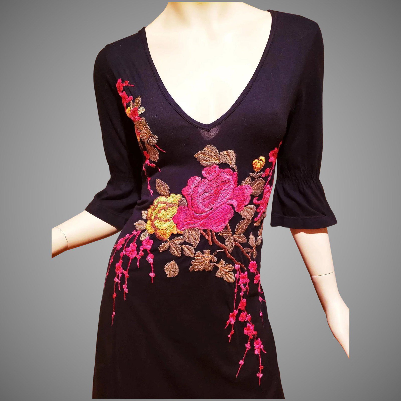 Vtg 80's Johnny was Floral embroidered Hobo Chic dress: Late 1980's Stunning dress by Johnny Was with amazing Floral embroidery Flared bell sleeves Elastic panel at waist Like New Gorgeous Dress Size-S Reserve: $65.00 Shipping: Domestic: Flat-rate of $38.0
