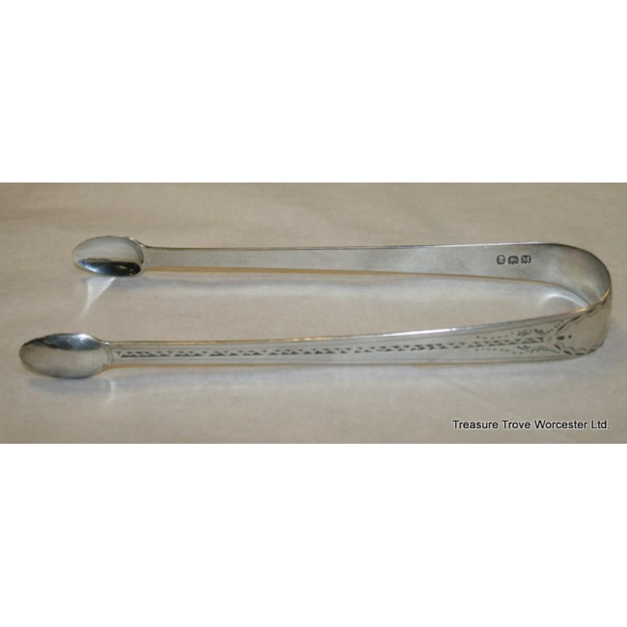 Finely Engraved George III Silver Sugar Tongs 1807: Title: Finely Engraved George III Silver Sugar Tongs 1807 Description: Sugar Tongs Maker TH Composition Sterling silver, fully hallmarked Date 1807 Length 14cm / 5 1/2 in Weight 25.8 grammes Date/Peri