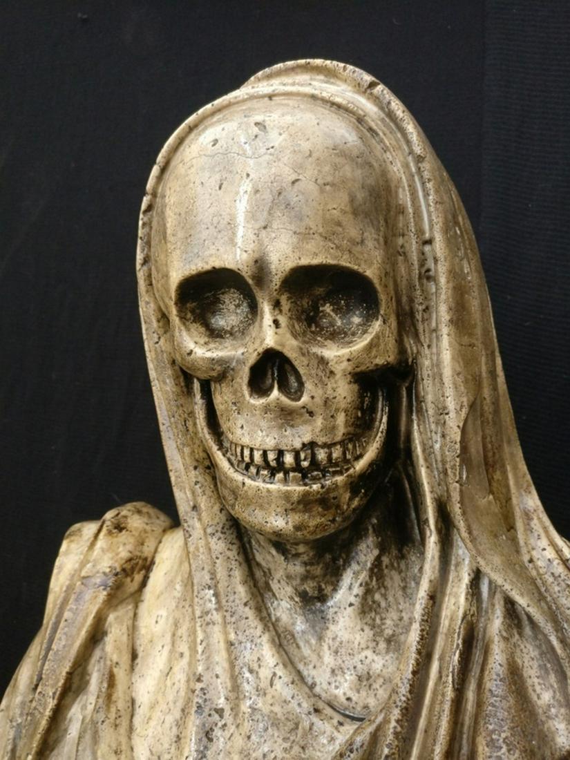 Bust in travertine marble - Memento Mori - H 70 cm: Title: Bust in travertine marble - Memento Mori - H 70 cm maker: Master sculptors of time Origin: Comes from a wealthy private collection in Venice Date/Period: Period 19th century Materials:Travertin