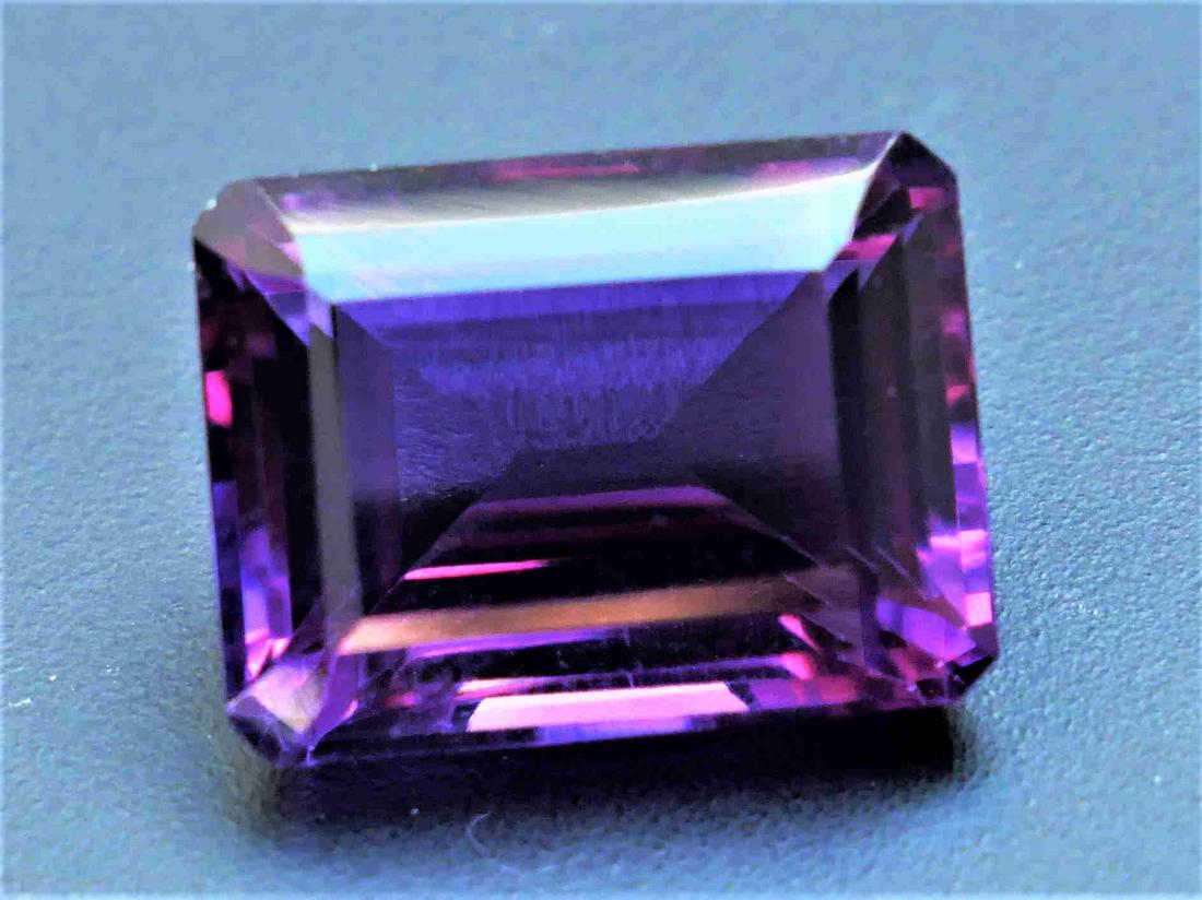 AMAZING AMETHYST 14.77 ct **CERTIFIED IGI** (1 of 2)