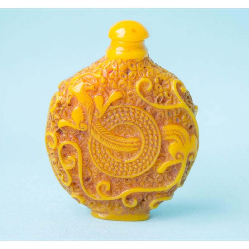 59 g. amber - Bakelite snuff bottle sculpture (1 of 8)