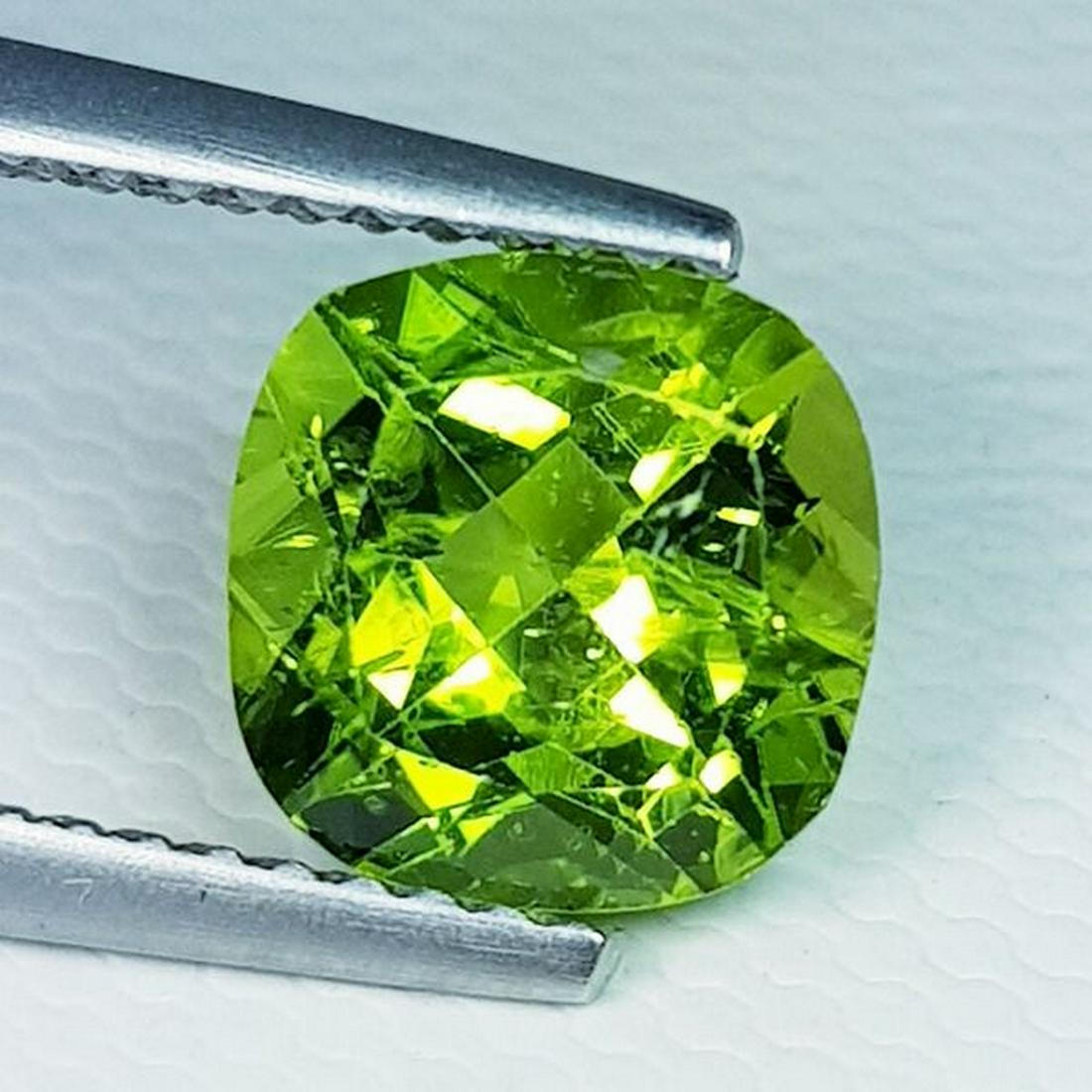 Natural Peridot Cushion Cut 2.42 ct: No Reserve! Title: Natural Peridot Cushion Cut 2.42 ct Color/Clarity: VVS Gemstones: Loosegemstone Carat Weights: $2 Size/Dimensions: 8.00 x 8.00 x 5.50 Additional Information: Cushion - Pakistan Ship