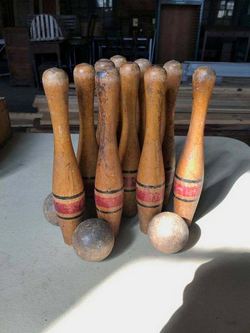 9-Pin Wooden Table Top Bowling Set (1 of 4)