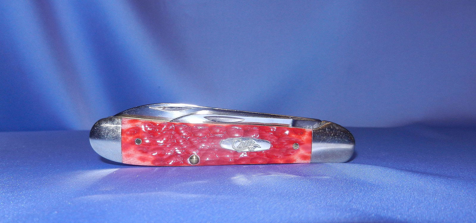 Vintage Case XX #6249 W CV Copperhead: Title: Vintage Case XX #6249 W CV Copperhead Date/Period: 2000 Origin: USA Provenance:This is a Case XX large 2 blade Copperhead. Measures about 3 7/8 closed. It has 4 X's. Made in 2006. Pattern # 624