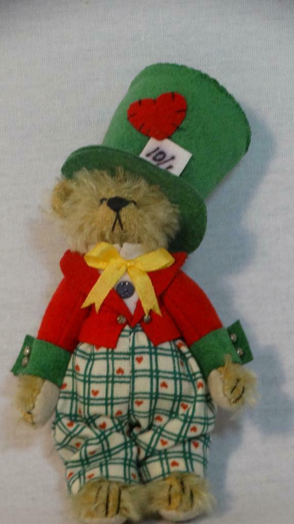 DEB CANHAM ARTIST DESIGNS. INC THE ALICE COLLECTION MAD (1 of 12)