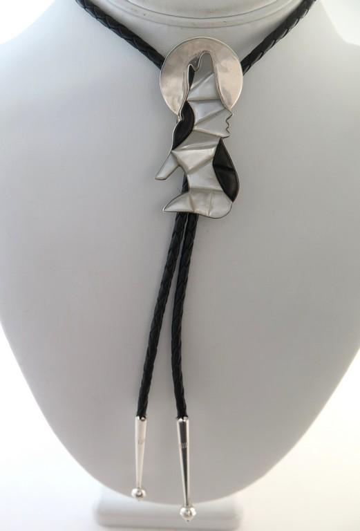 Sterling Silver Howling Coyote Wolf Bolo Tie (1 of 7)