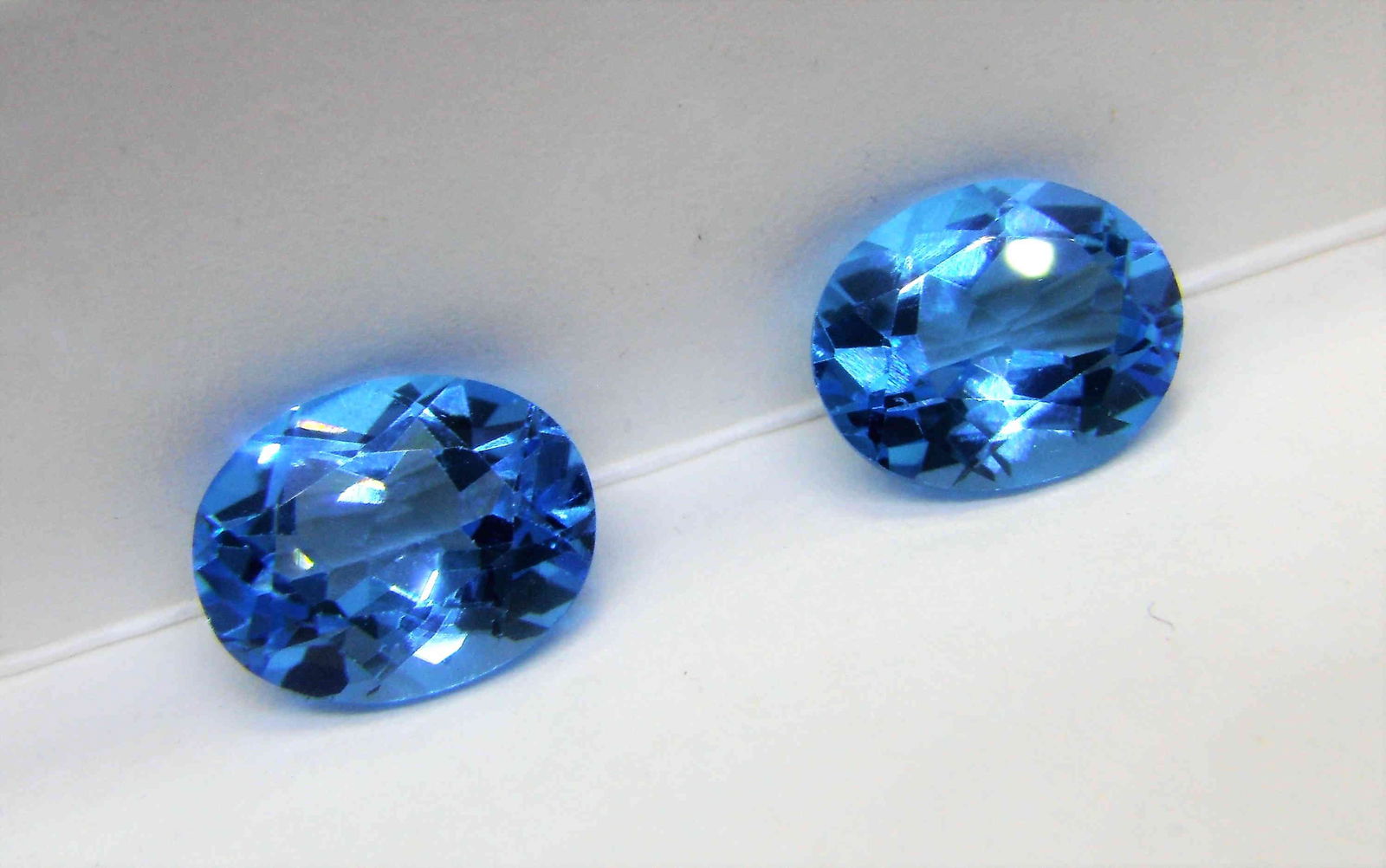 Blue Topaz Pair 8 x10 mm - 6.35 ct (1 of 6)