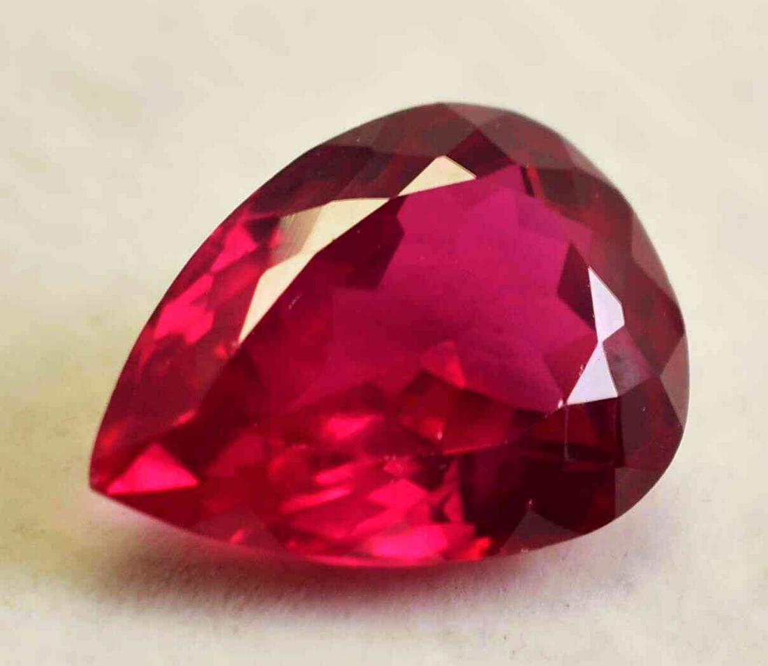 3,45 cts Natural Pear Cut Pink Red Rub (1 of 3)
