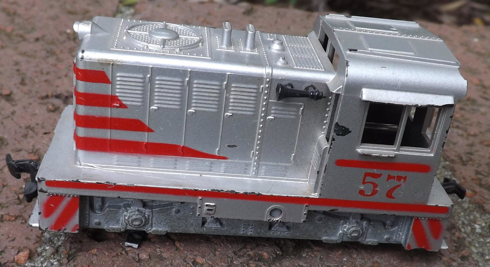 HO diesel locomotive , c9: HO diesel locomotive , c9 Reserve: $23.20 Shipping: Domestic: Flat-rate of $15.00 to anywhere within the contiguous U.S. International: Flat-rate of $35.00 to anywhere in the world. Combined shipping: