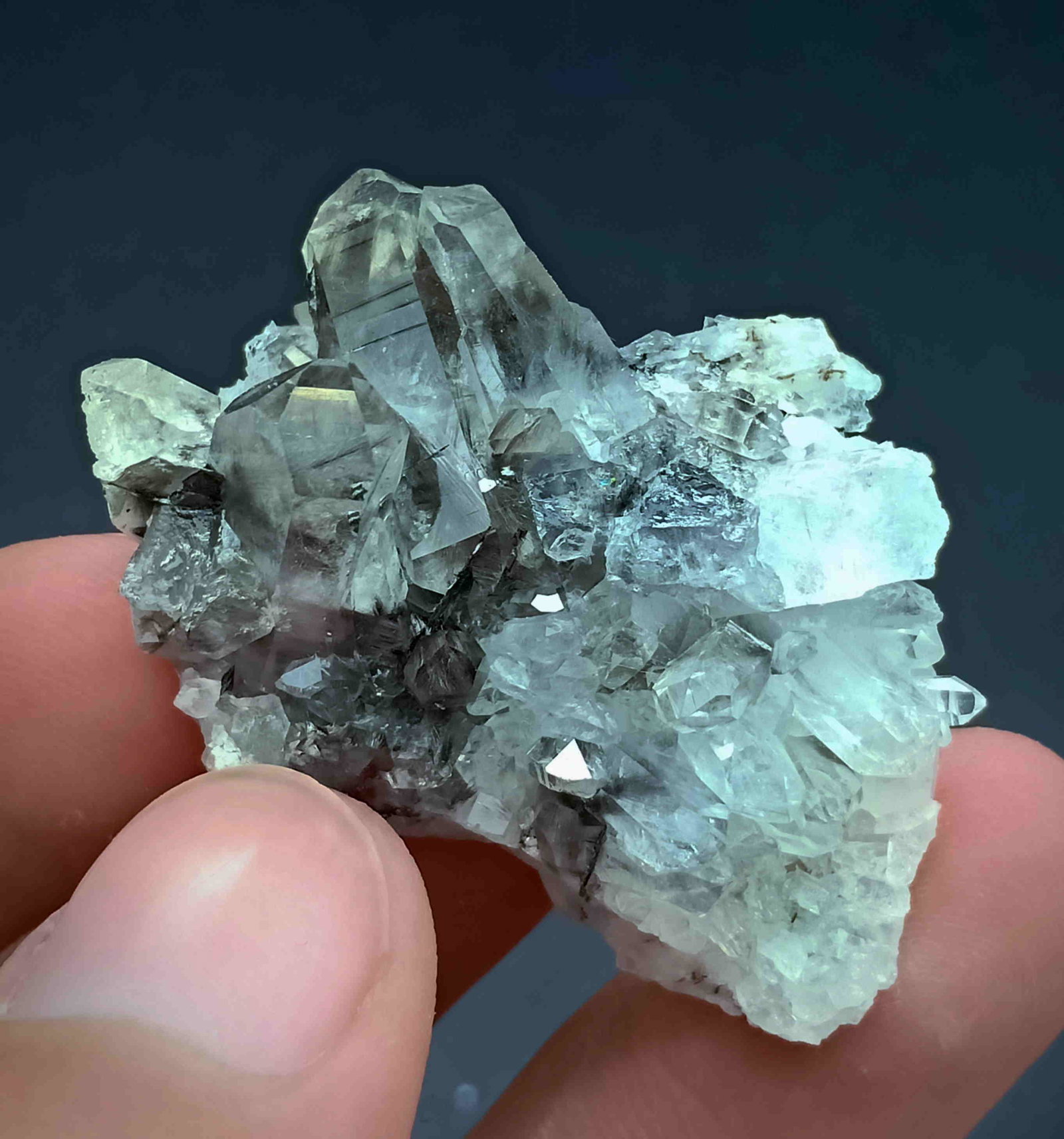 13 Gram Very Beautiful Natural Rutile Quartz: Title: 13 Gram Very Beautiful Natural Rutile Quartz Specimen Treatment: Natural Gemstones: Rutile Quartz Weight: 13 Gram Size/Dimensions: 35x30x11 mm Origin: Pakistan Reserve: $8.00 Shipping: