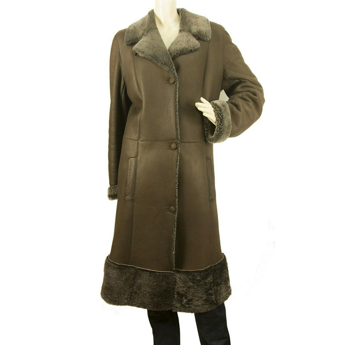 Guy Laroche Brown Genuine Sheepskin Long Coat size S: Guy Laroche Brown Genuine Sheepskin Long Coat size S Guy Laroche Brown Genuine Sheepskin Long Coat size S Feel warm during the winter with this amazing long fur coat. This beautiful style features lon