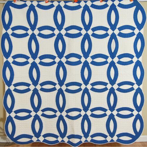 30's  Blue & White Double Wedding Ring Antique Quilt (1 of 6)