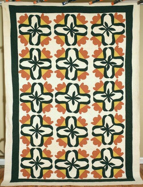 Vintage 20's Tulip Wreath Applique Antique Quilt (1 of 7)