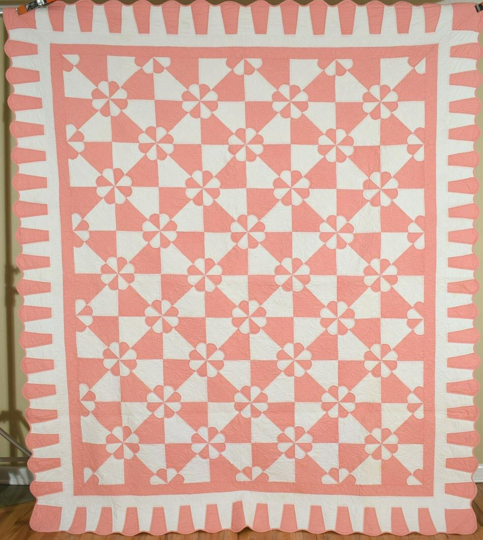 Vintage 30's Hearts & Gizzards Antique Quilt (1 of 8)