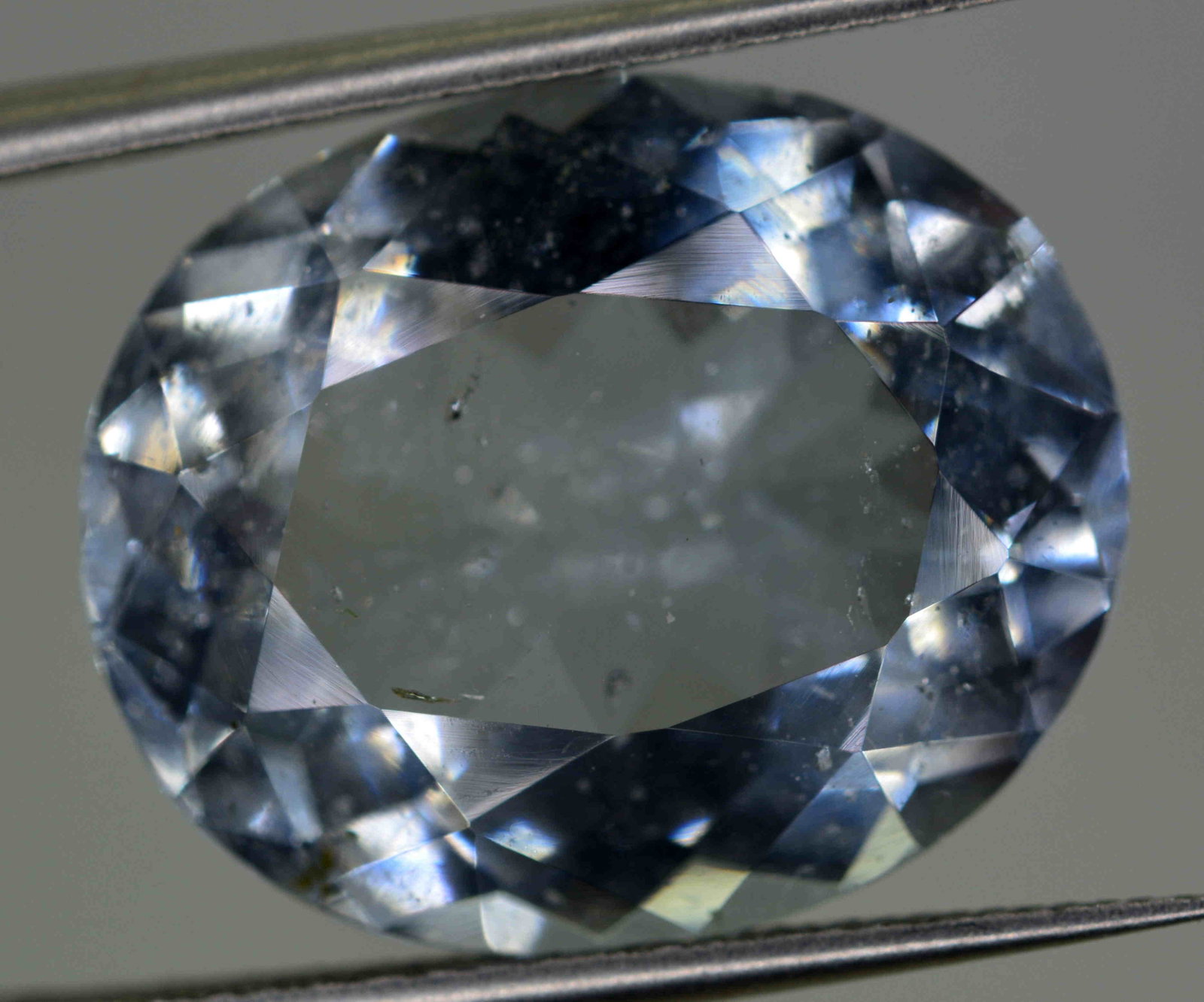 9.5 Carats Oval Cut Aquamarine ~ 16x13x7 MM: Title: 9.5 Carats Oval Cut Aquamarine ~ 16x13x7 MM Origin: Pakistan Gemstones: Aquamarine Carat Weights: 9.5 Carats Size/Dimensions: 16x13x7 MM Additional Information: Natural Reserve: $50.00 Shipping