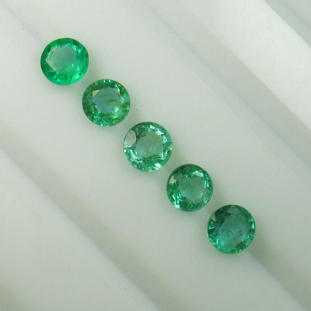 2.43 Ct Natural 5 Zambian Emerald Round Set (1 of 3)