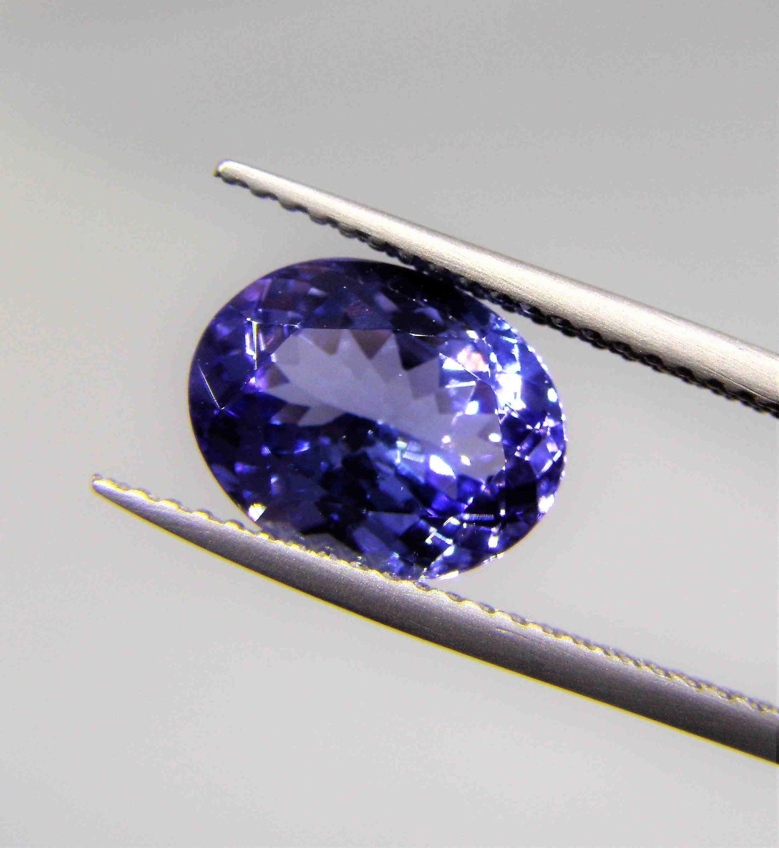 Tanzanite Certified 8 x 10 mm - 2.80 ct (1 of 8)