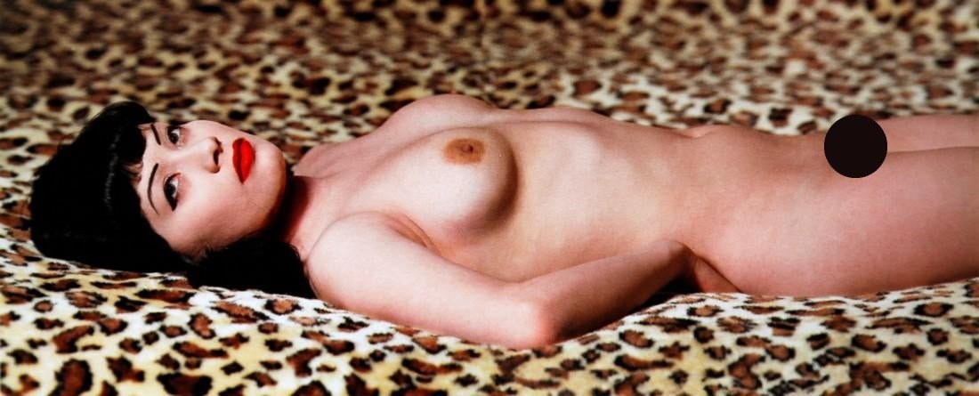 Albert Watson,Breaunna in Las Vegas Hilton 2001: Artist: Albert Watson Title: Breaunna in Las Vegas Hilton 2001 Date Printed: 2008 Medium: Photo Litho with Copyright Albert Watson Printer Location: Italy Dimensions: 22x9cm - 8.5x 3.54 inch Additiona