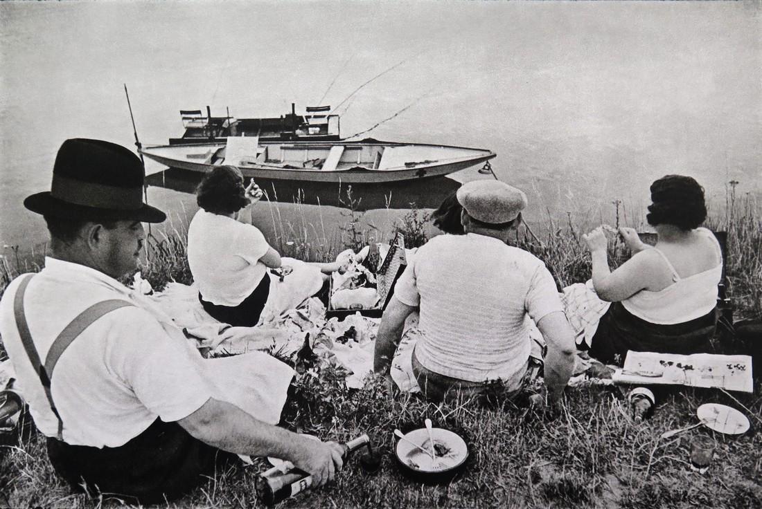 HENRI CARTIER-BRESSON,On the bank of the Marne. Juvisy,: Artist: HENRI CARTIER-BRESSON Title: On the bank of the Marne. Juvisy, France 1938 Date Printed: 1979 Medium: Vintage Photogravure Limited Edition Printer Location: Italy Dimensions: 27x 18 cm - 10.6x