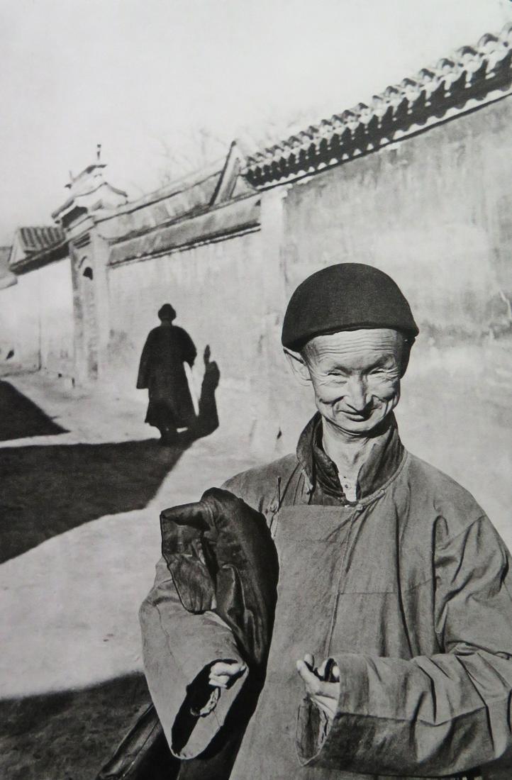 HENRI CARTIER-BRESSON,Peking, 1949: Artist: HENRI CARTIER-BRESSON Title: Peking, 1949 Date Printed: 1979 Medium: Vintage Photogravure Limited Edition Printer Location: Italy Dimensions: 27x 18 cm - 10.6x 7 inch Additional Information: M