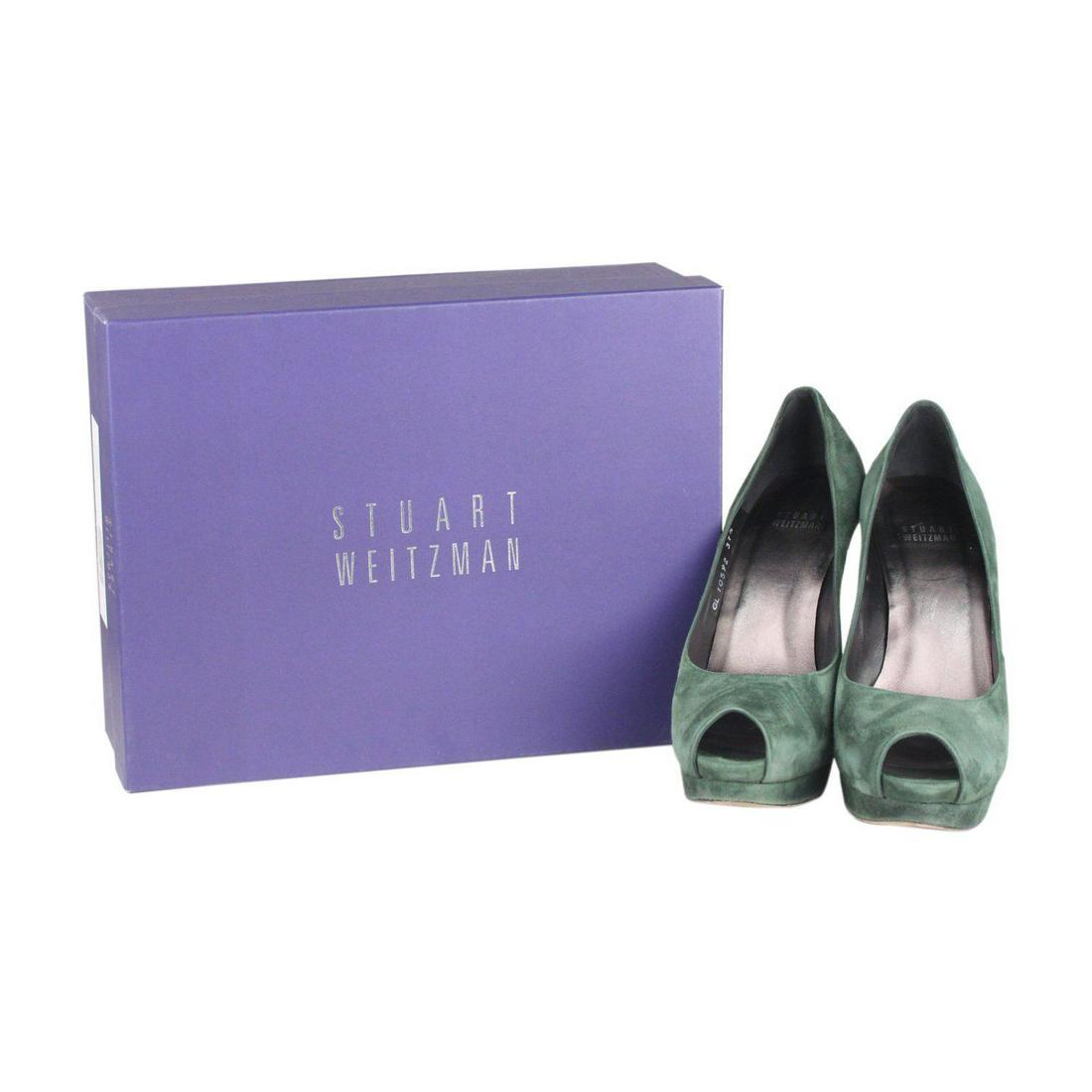 STUART WEITZMAN Green Suede Open Toe Shoes Femina Heels: - Stuart Weiitzman peep toe heels - Model: 'FEMINA' - Green suede - 5 inches - 127 cm covered stiletto heels - Platform (1 inch - 25 cm high) - Size: 37 1/2 (The size shown for this item is the size i