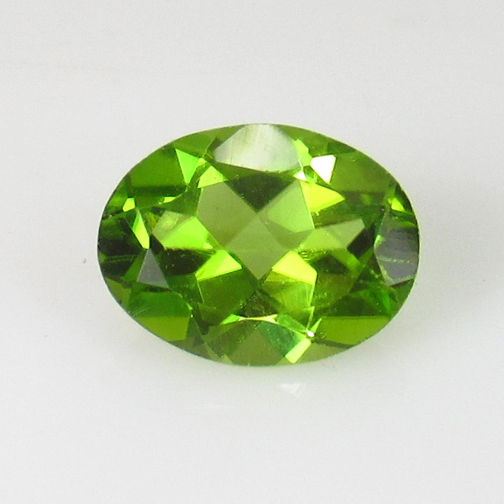 1.60 Ctw Natural Pakistan Peridot Oval Cut: No Reserve! Title: 1.60 Ctw Natural Pakistan Peridot Oval Cut Color/Clarity: VVS Gemstone: Peridot Carat Weight: 1.60 Size/Dimension: 8.20 x 6.80 x 4.00 mm Additional Information: Top Class Luster / E
