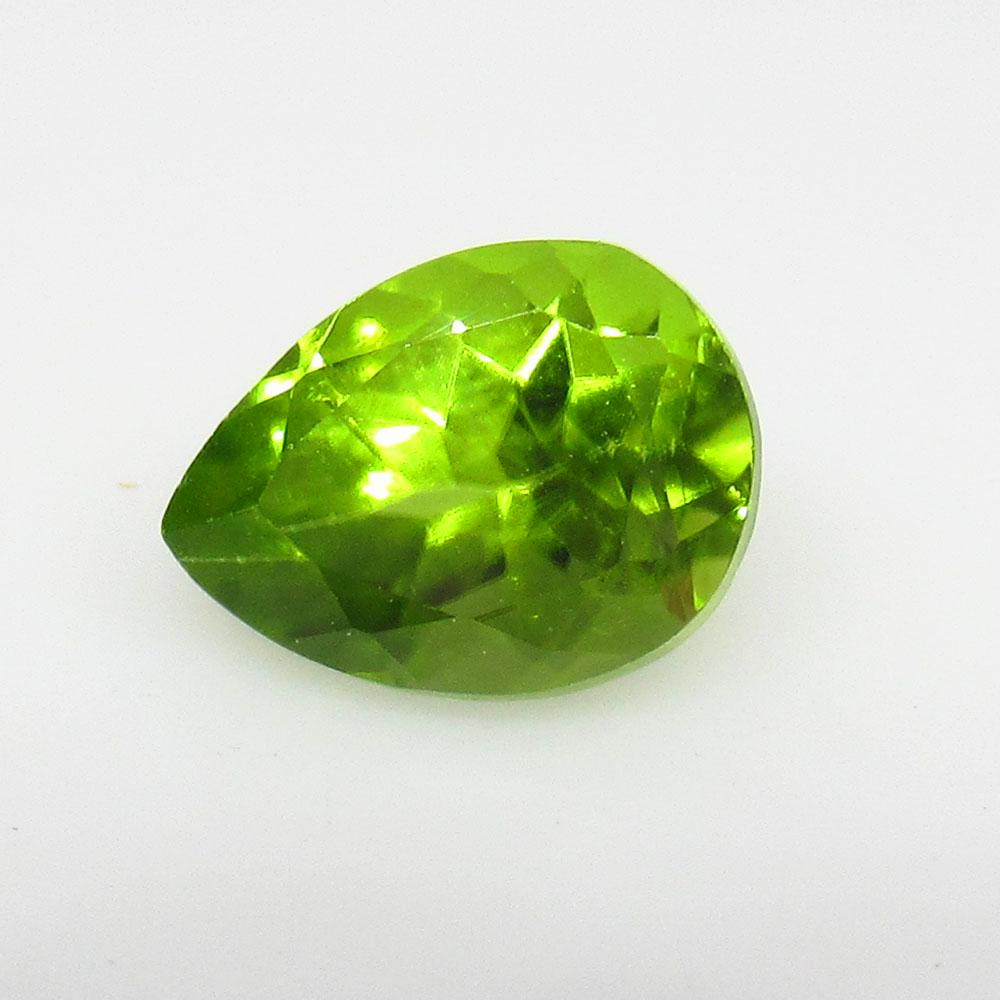 1.33 Ctw Natural Pakistan Peridot Pear Cut: No Reserve! Title: 1.33 Ctw Natural Pakistan Peridot Pear Cut Color/Clarity: VVS Gemstone: Peridot Carat Weight: 1.33 Size/Dimension: 7.70 x 5.80 x 4.80 mm Additional Information: Top Class Luster / E