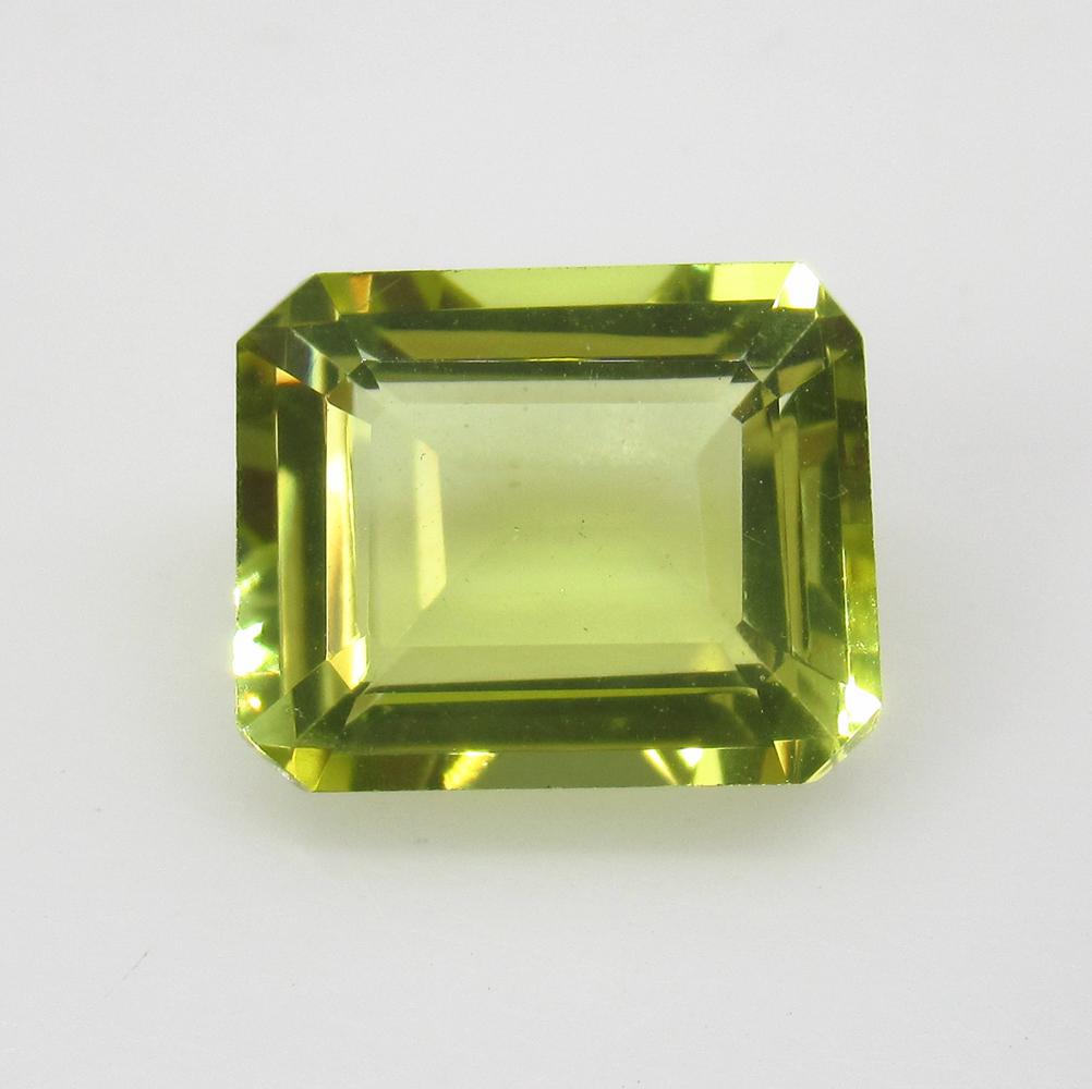 4.26 Ctw Natural Lemon Quartz Octagon Cut: No Reserve! Title: 4.26 Ctw Natural Lemon Quartz Octagon Cut Color/Clarity: VVS Gemstone: Lemon Quartz Carat Weight: 4.26 Size/Dimension: 11.10 x 9.00 x 5.90 mm Additional Information: Good Luster / T