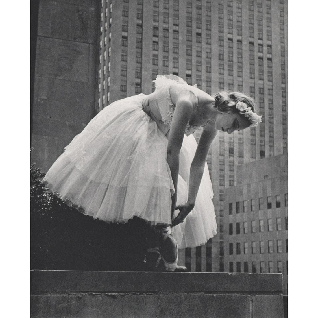 ANDRE KERTESZ - New York City, 1937: Artist: ANDRE KERTESZ Print Title: New York City, 1937 Medium: Sheet-Fed Gravure Printing Date: 1970's Printed in Japan Image size approx. 6.75 x 5.5 inches Andre Kertesz (1894-1985) born Kertesz Ando