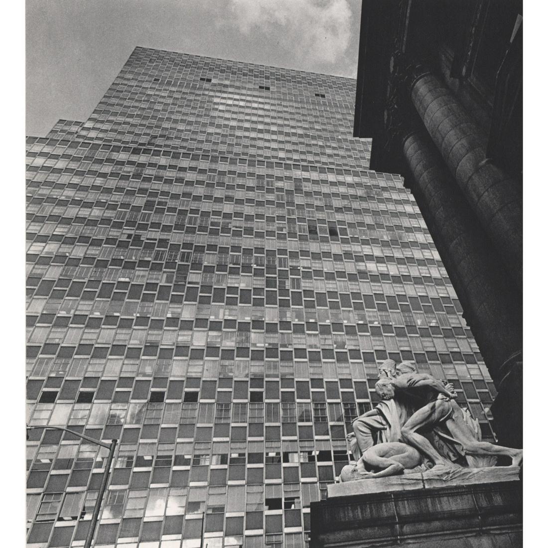 ANDRE KERTESZ - New York City, 1963: Artist: ANDRE KERTESZ Print Title: New York City, 1963 Medium: Sheet-Fed Gravure Printing Date: 1970's Printed in Japan Image size approx. 8 x 7.25 inches Andre Kertesz (1894-1985) born Kertesz Andor,
