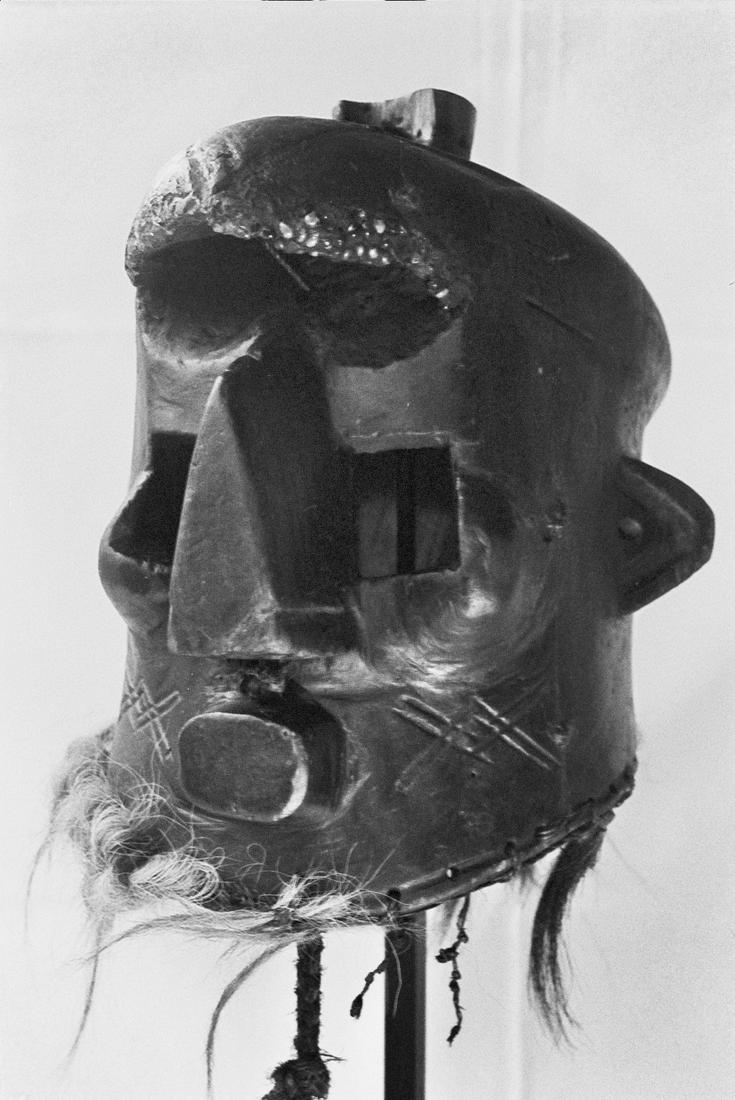 Binji tshibangabanga mask: Title: Binji tshibangabanga mask Date/Period: XXth century Materials: Wood, raphia Dimension: 13" Description: These fearsome helmet masks of the Binji people from Central Kasai (D.R. Congo) are calle