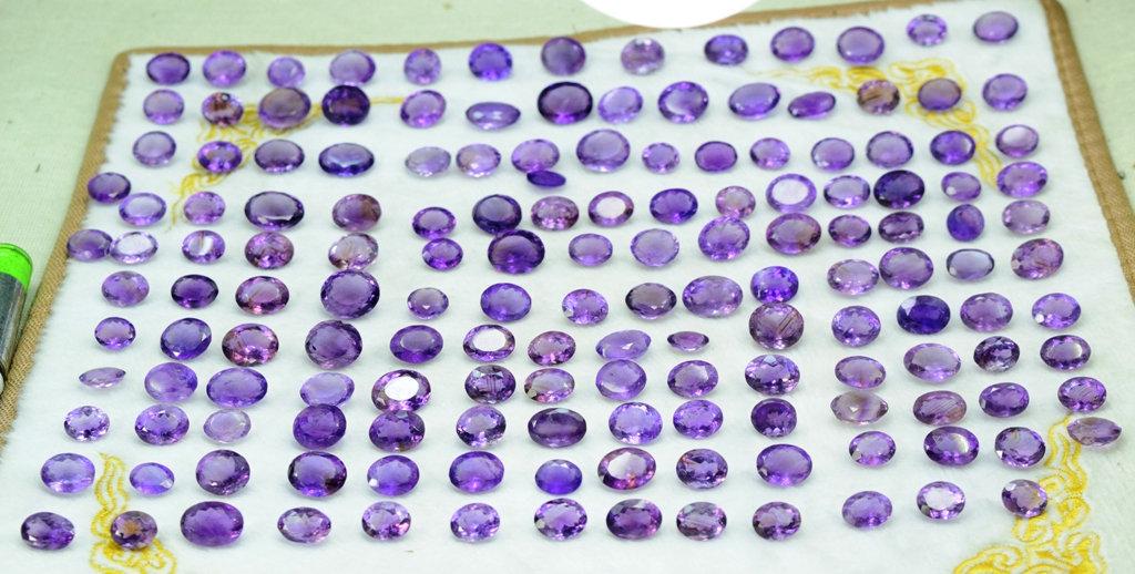 1010 carats Natural Amethysts Loose Gemstones Lot from (1 of 5)