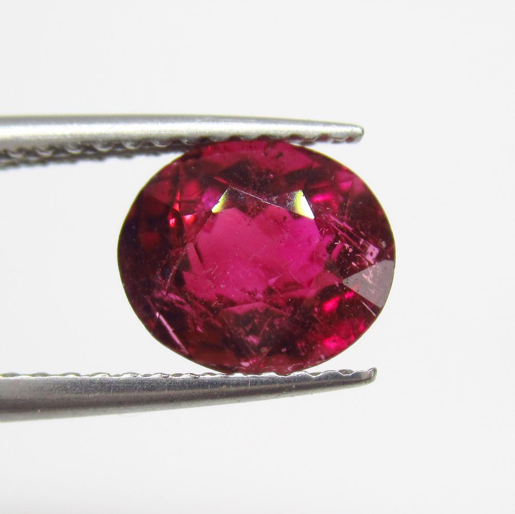 2.02 Ct Natural Pink Tourmaline Oval cut (1 of 3)