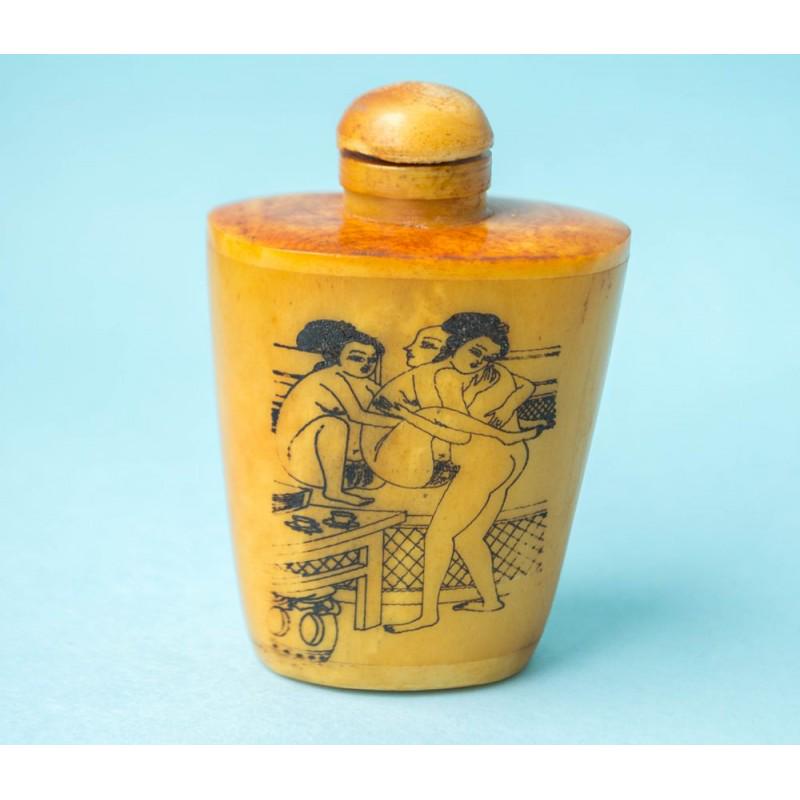 78 g. amber - Bakelite snuff bottle sculpture (1 of 9)