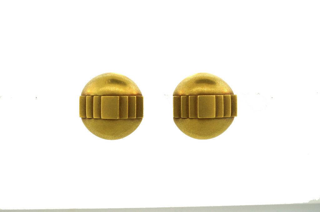 SUPER STYLISH YELLOW GOLD CLIP-ON EARRINGS BY: M JT00 Yellow Gold Clip-on Earrings by Kiselstein-Cord These earrings were made by a famous designer Kiselstein-Cord circa 1976. It is made of high quality 18k yellow gold. The design is very edgy and