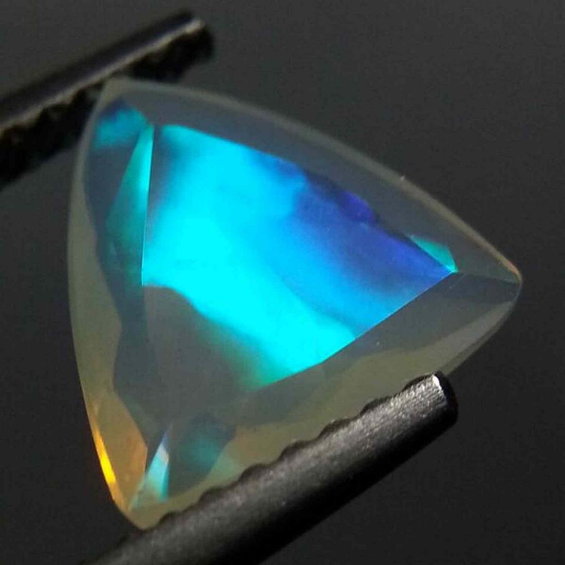 Natural Fire Opal Triangle Cut 1.10 ct (1 of 7)