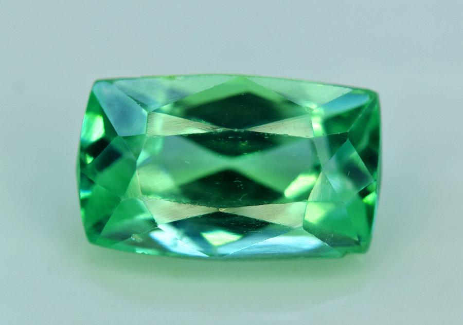 Kunzite, 7.90 Carats Very Amazing Green Spodumene (1 of 4)