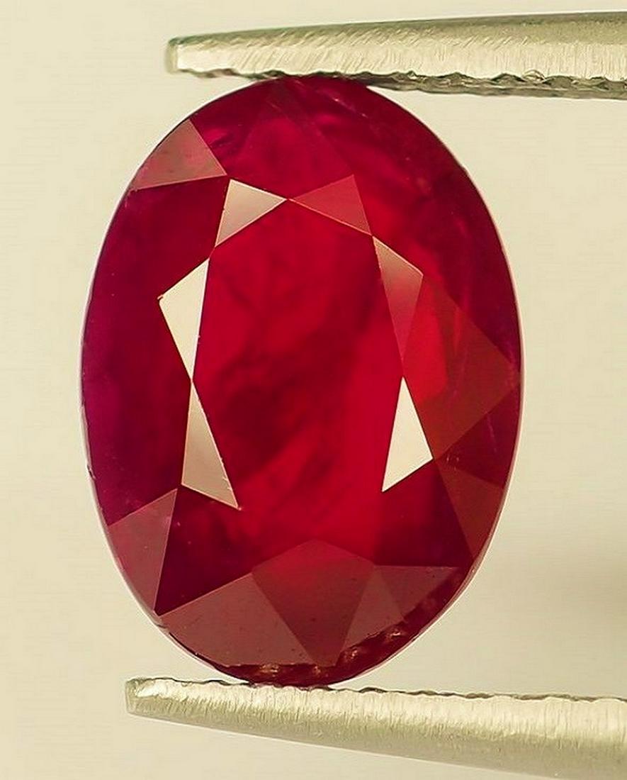 1,23 cts Natural Oval Blood Red Ruby Only Heated (1 of 3)